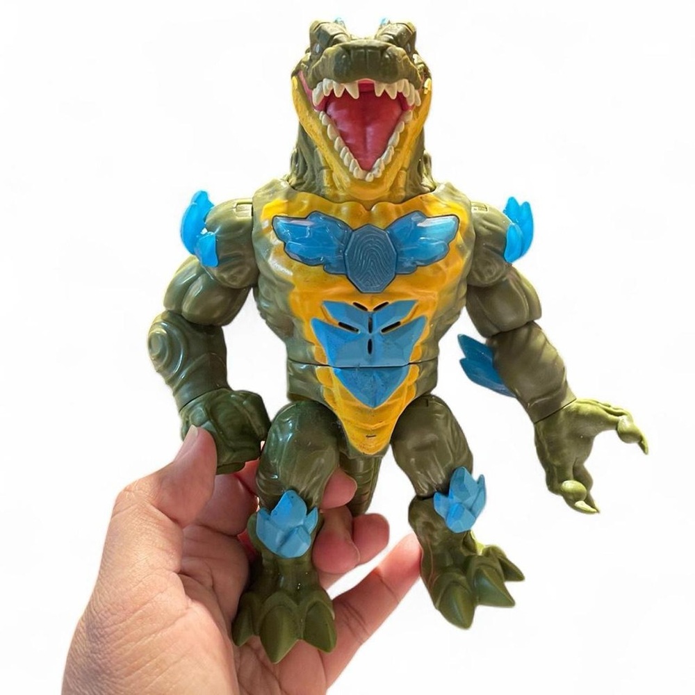 Beast Lab Raging Raptor action figure from Moose Toys.